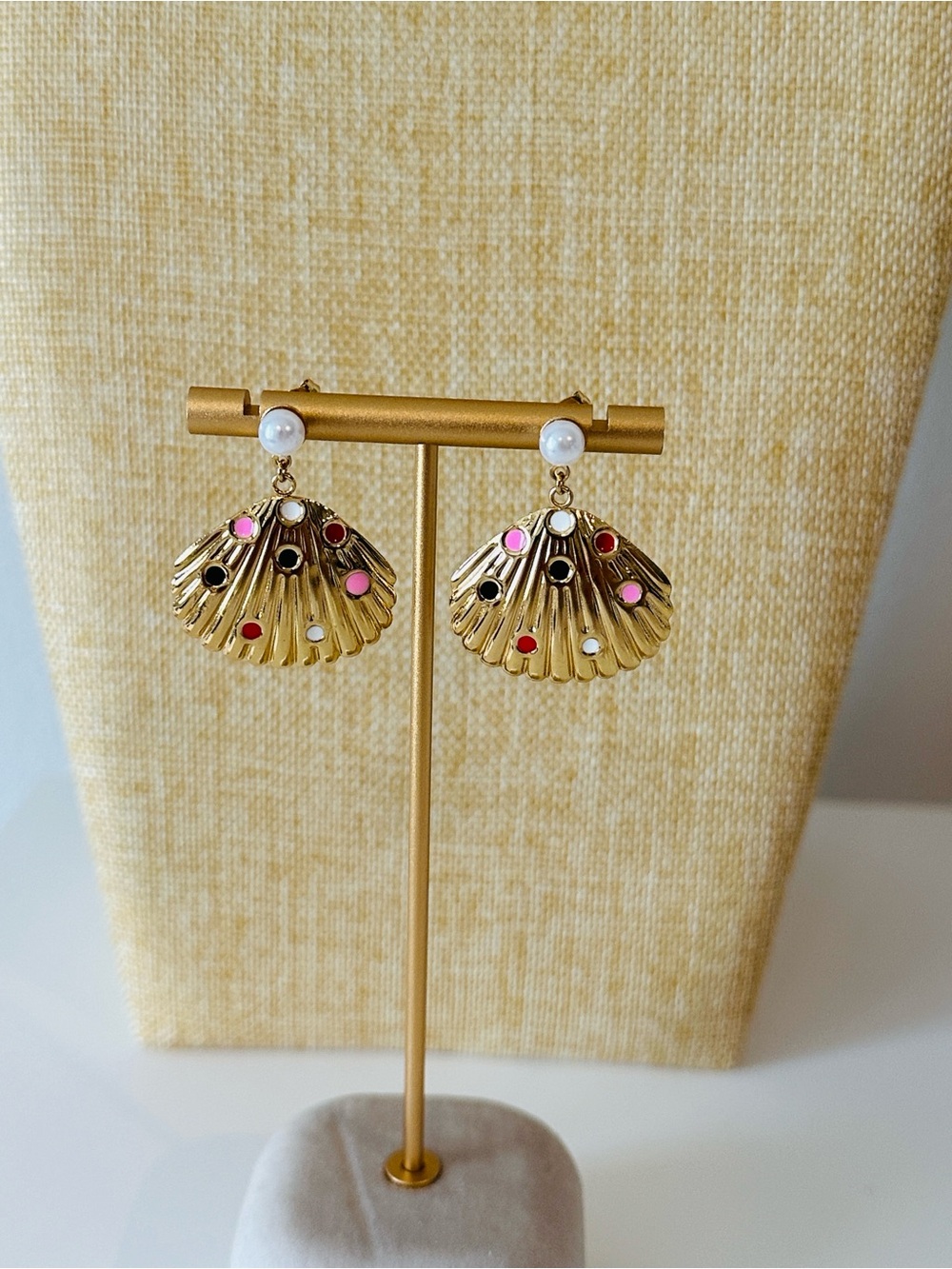 Fashion Jewelry Gold Shell Drop Earrings with Multicolor Accents